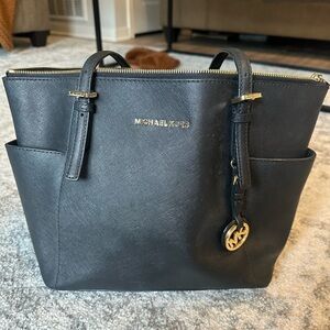 Michael Kors Charlotte Large Saffiano Leather Top-Zip Tote Bag